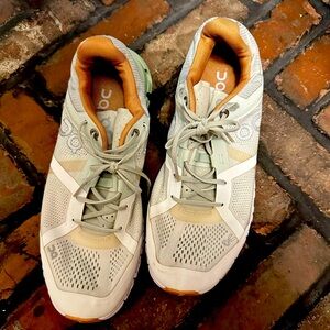 On Cloud Aloe women's 9.5